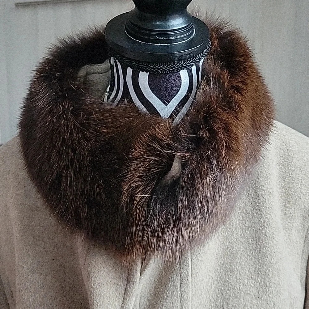 Vintage Lambswool and Cashmere Blend Coat with Fox Fur Collar - Picture 3 of 14